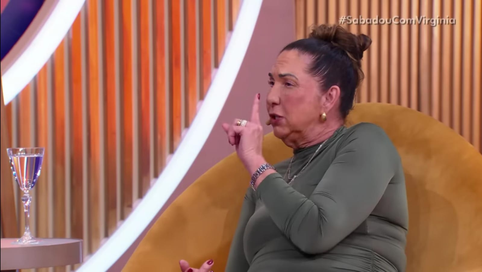 Margareth Serrão durante o Sabadou com Virgínia no SBT (Créditos: Reprodução)