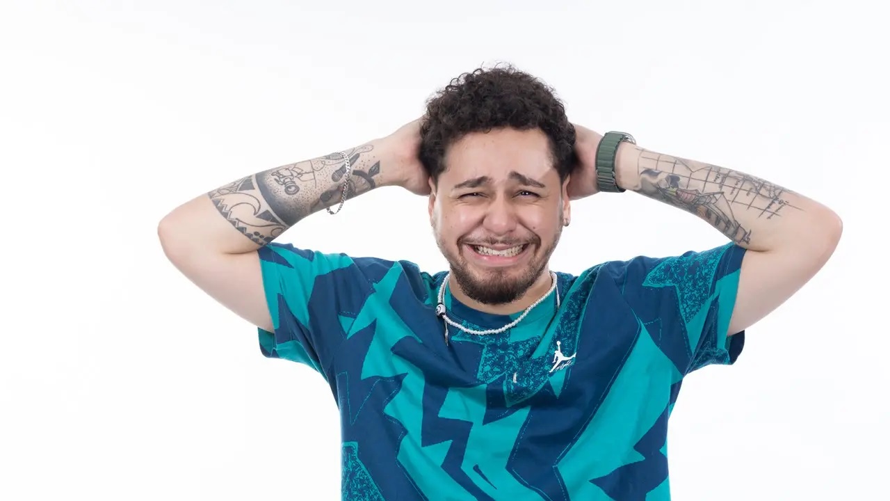Em São Paulo, comediante Gio Lisboa fará shows no teatro Frei Caneca