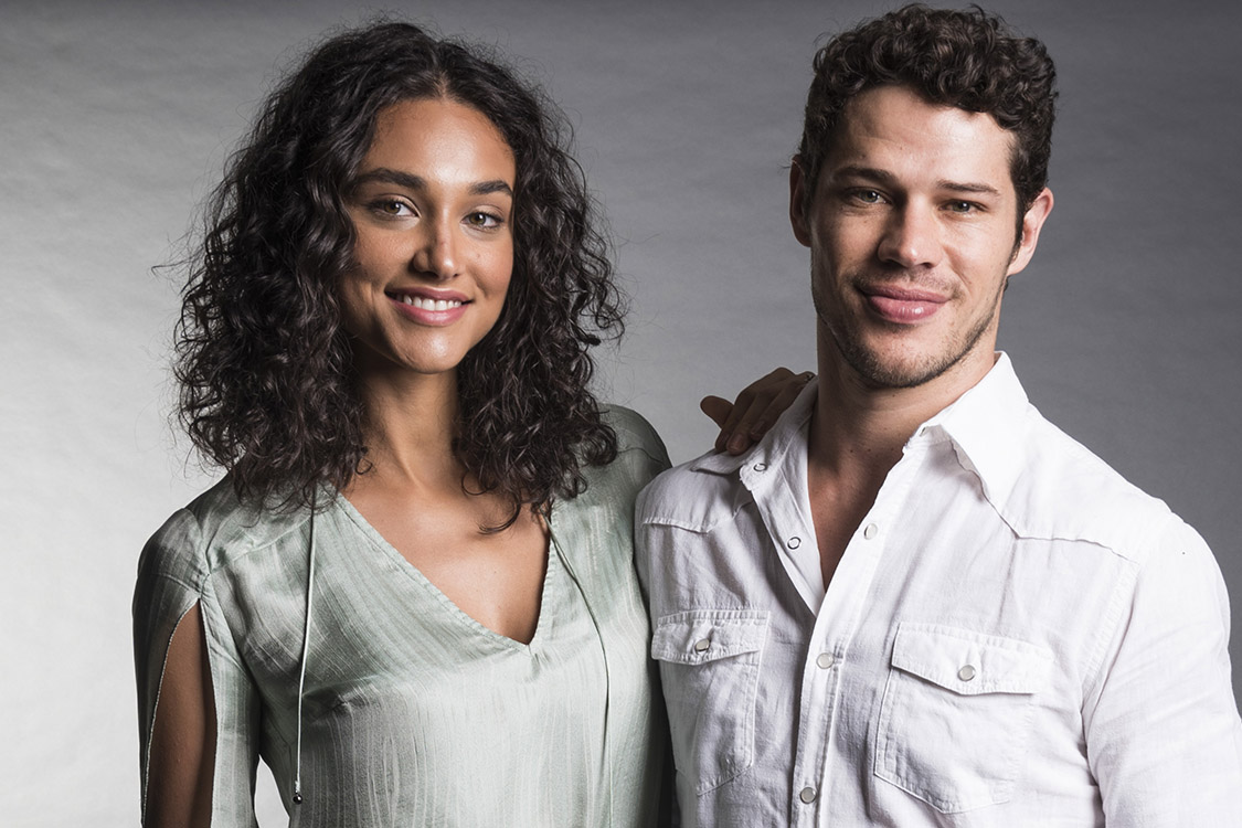 "Peço ao universo que me ajude a te reconquistar", diz José Loreto para Débora Nascimento. (Foto: TV Globo)