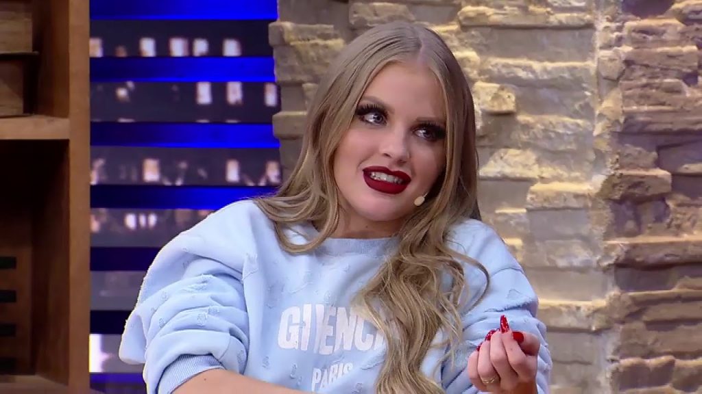 Luísa Sonza tem instagram invadido e foto completamente nua vazada. (Foto: Reprodução)