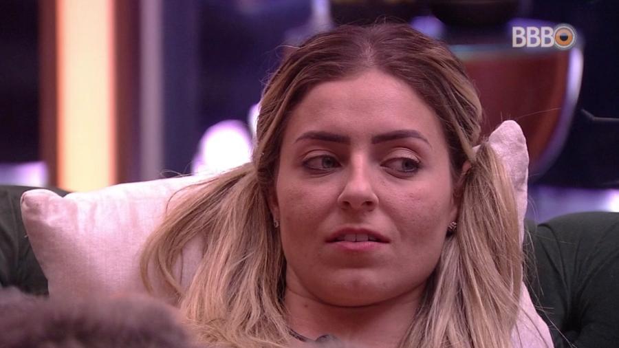 BBB 19: Paula esbanja intolerância religiosa contra Rodrigo: "Ele fala de Oxum. Nosso Deus é maior". (Foto: TV Globo)