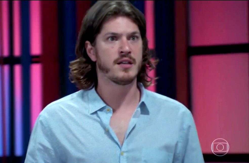 Em Verão 90, Quinzinho quase é flagrado com amante. Veja no resumo. (Foto: Divulgação/Rede Globo) Em Verão 90, Quinzinho quase é flagrado com amante. Veja no resumo. (Foto: Divulgação/Rede Globo)