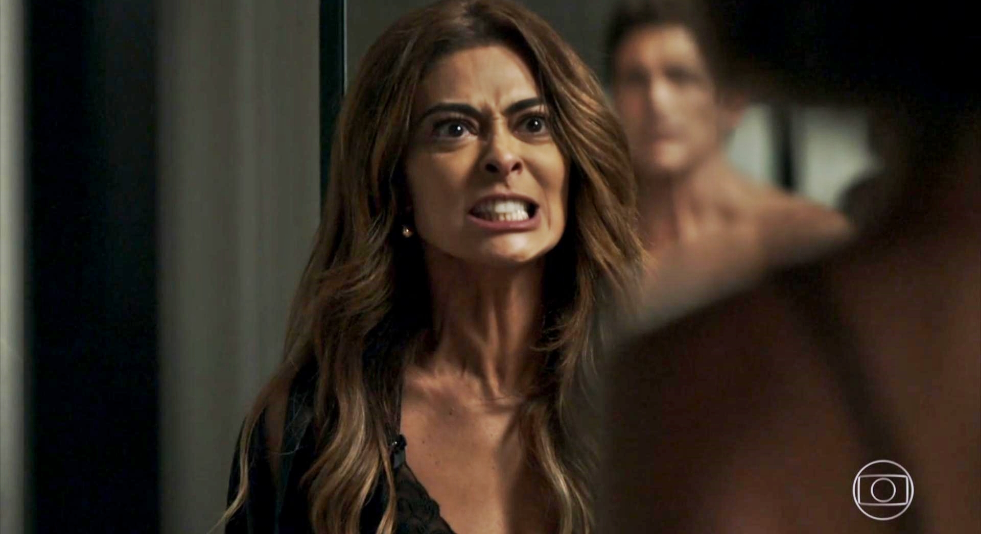 Maria da Paz (Juliana Paes) em cena na novela A Dona do Pedaço, da Globo. (Foto: Reprodução)