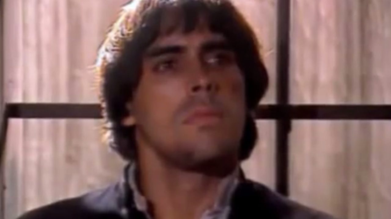 Alexandre Lippiani interpretou o Padre Eurico na novela Xica da Silva. (Foto: Reprodução)