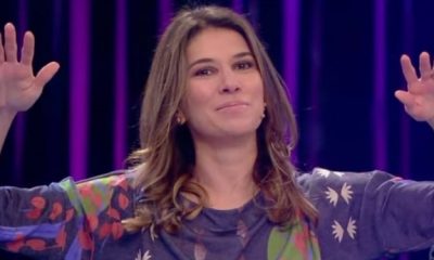 A apresentadora Rebeca Abravanel comanda o programa Roda a Roda no SBT e é casada com Alexandre Pato (Crédito: SBT)