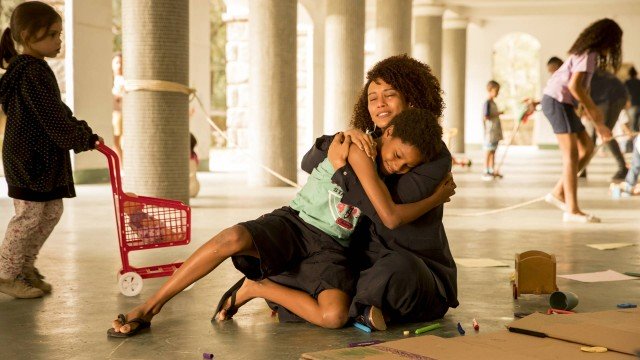 Em Amor de Mãe, Tiago e Vitória, personagem de Taís Araújo (Foto: Reprodução)