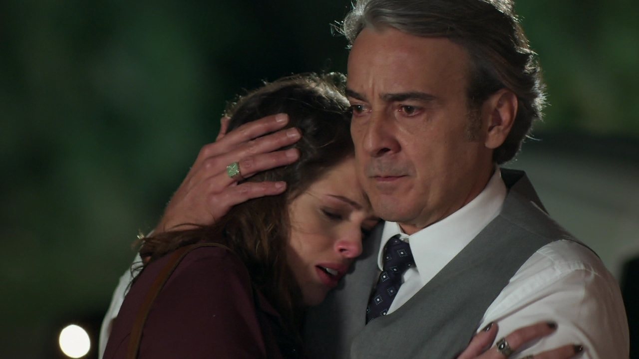 Aparício (Alexandre Borges) e Camila (Agatha Moreira) em cena na novela Haja Coração, da Globo (Créditos: Reprodução)