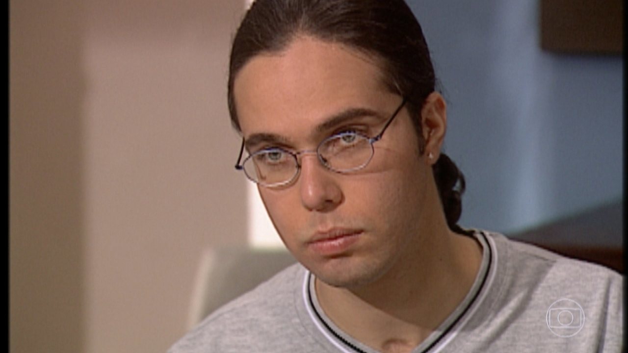 Paulo (Flávio Silvino) dará flagra no capítulo de Laços de Família (Créditos: Reprodução)