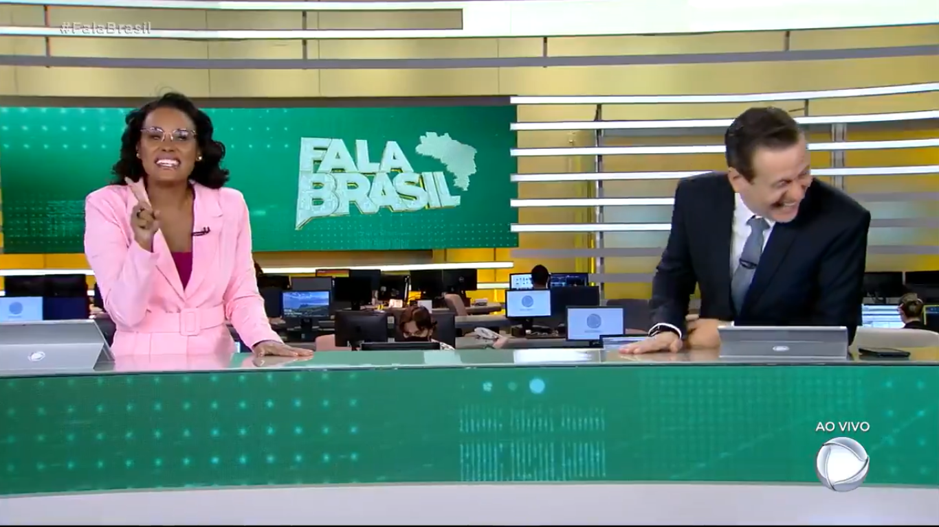 Celso Zucatelli e Salcy Lima apresentaram o Fala Brasil, ao vivo na Record (Créditos: Reprodução)