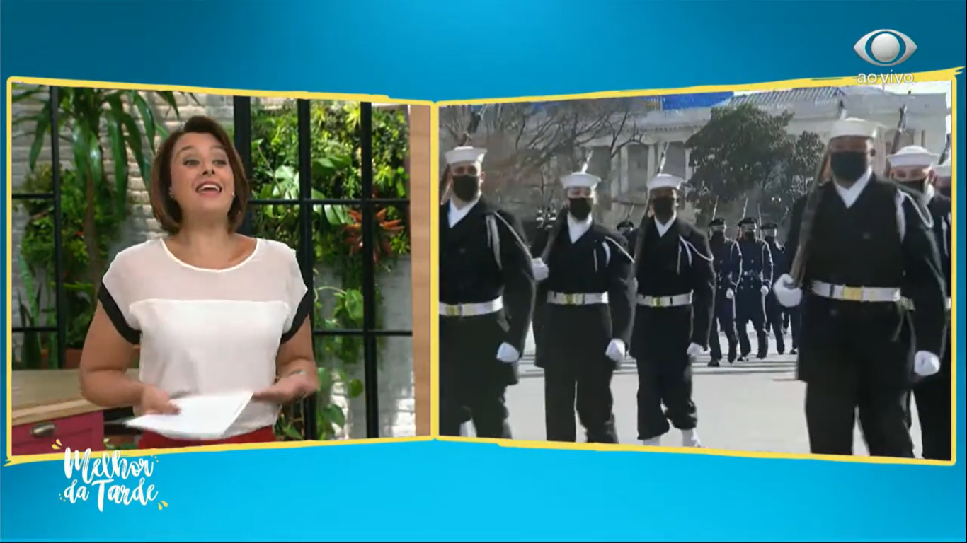 Catia Fonseca teve que exibir parte da posse do presidente dos Estados Unidos ao vivo, enquanto Datena falava (Créditos: Reprodução)