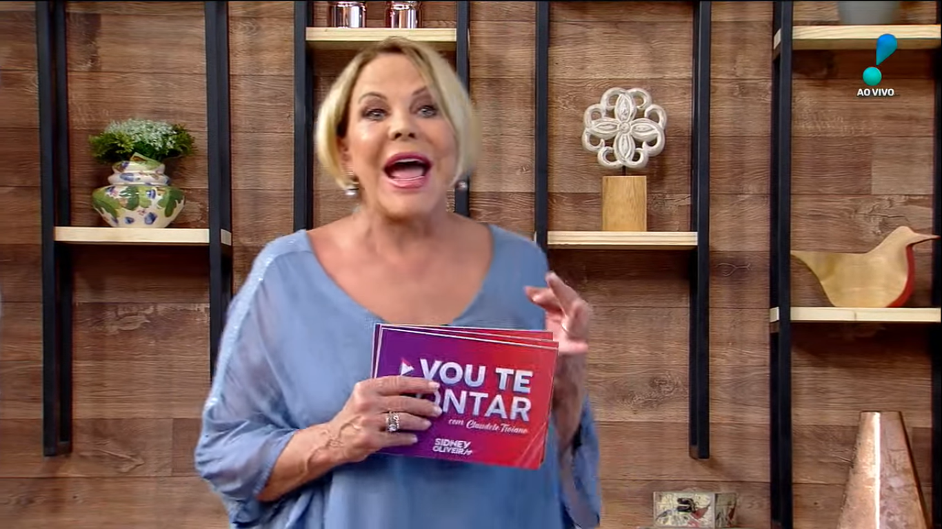 Claudete Troiano retornou ao vivo no comando do programa Vou Te Contar na RedeTV e mandou recado (Créditos: Reprodução)