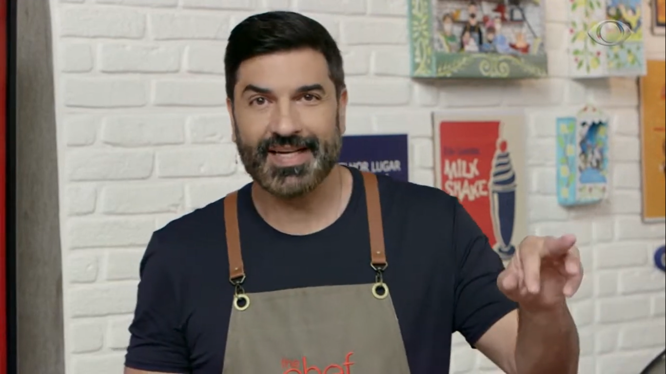 Edu Guedes no comando do programa The Chef, ao vivo na Band (Créditos: Reprodução)