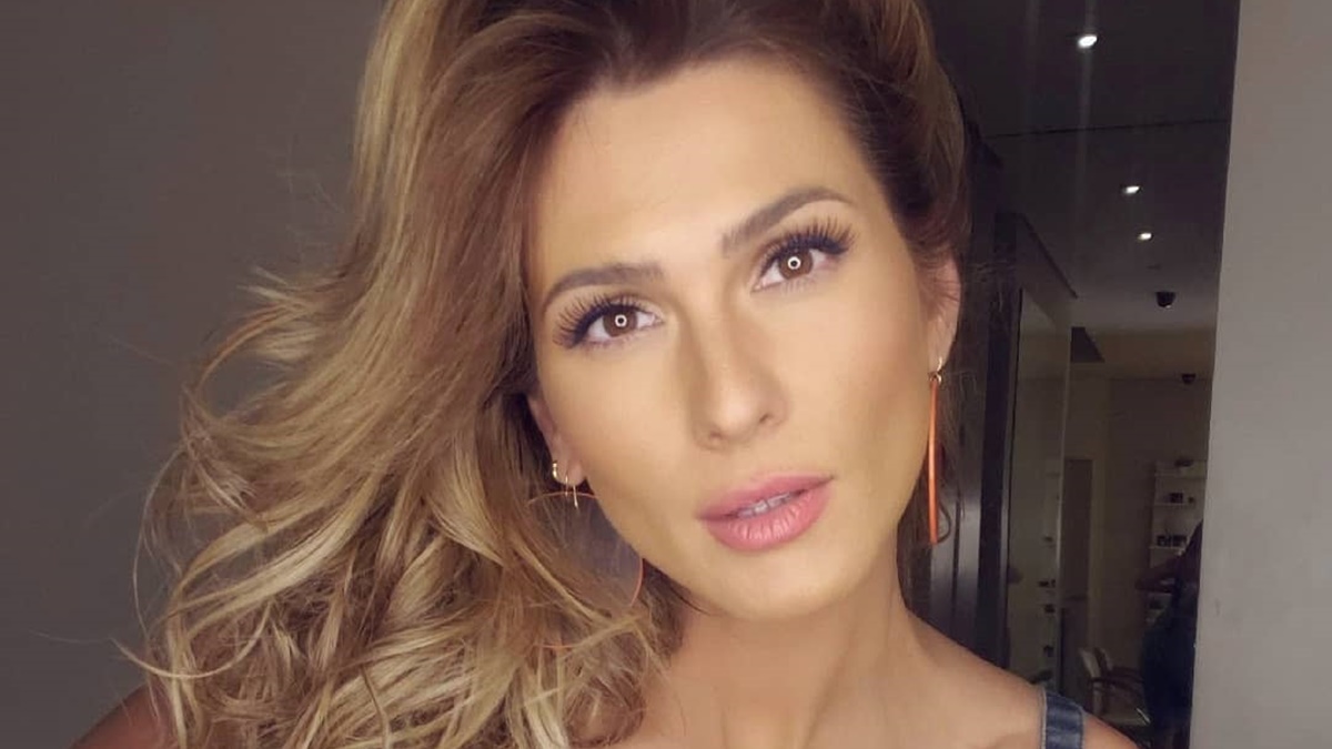 A apresentadora Lívia Andrade voltará ao ar após deixar o SBT, onde apresentava o Fofocalizando (Créditos: Reprodução/Instagram)