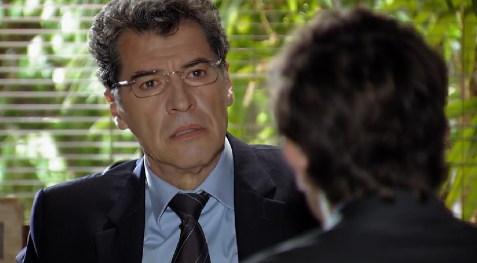 Jonas (Paulo Betti) em cena na novela A Vida da Gente, da Globo (Créditos: Reprodução)