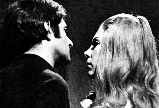 A moça do sobrado grande (Foto: Reprodução)