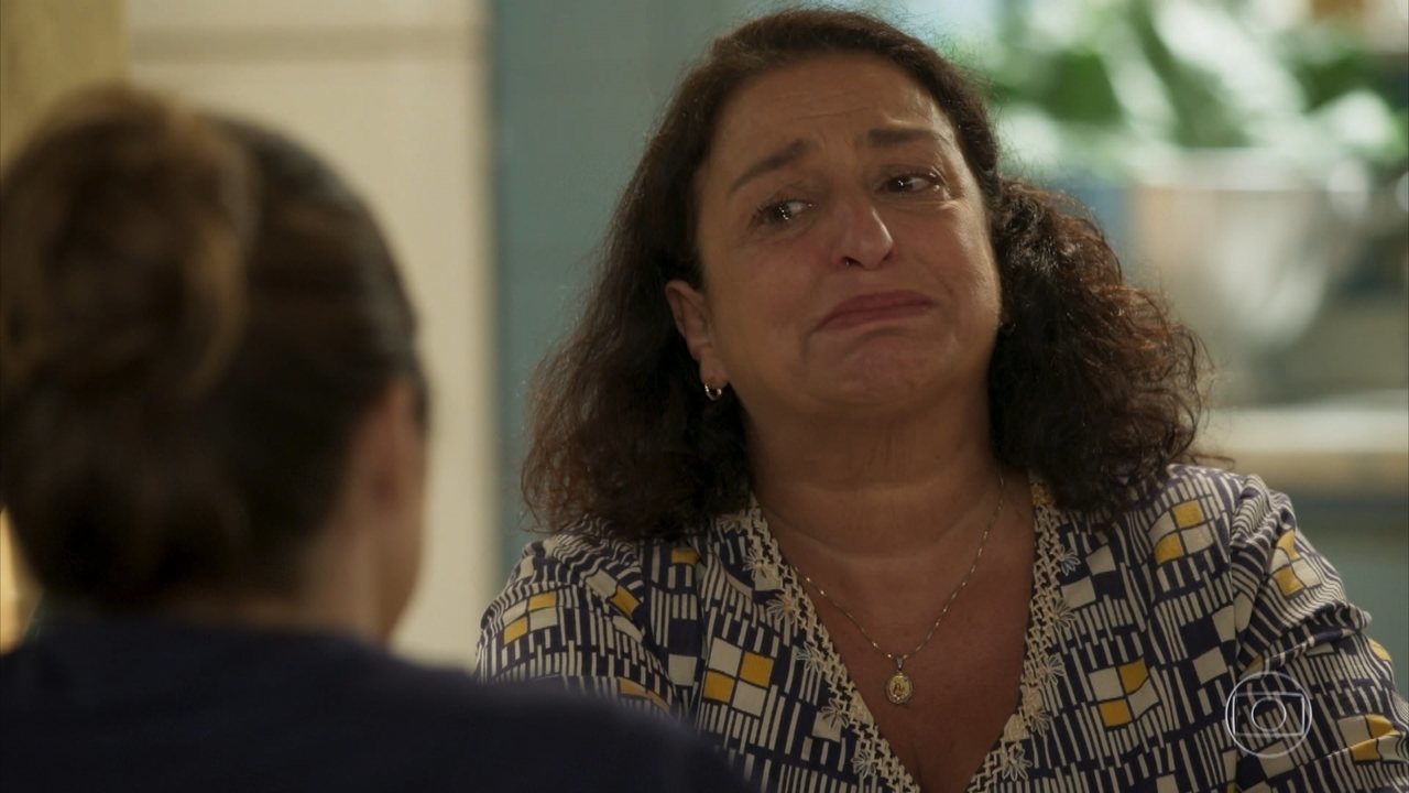 Ermelinda (Grace Gianoukas) em cena na novela Salve-se Quem Puder, da Globo (Créditos: Reprodução)