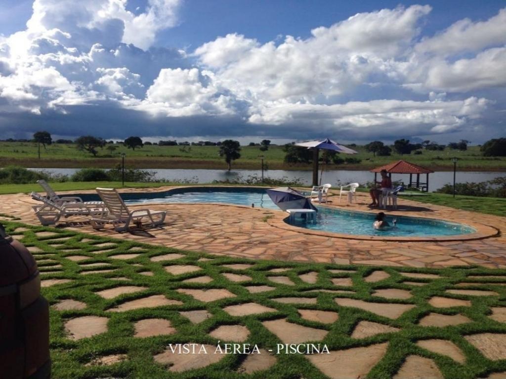 Piscina de uma das fazendas (Foto: imovelweb)