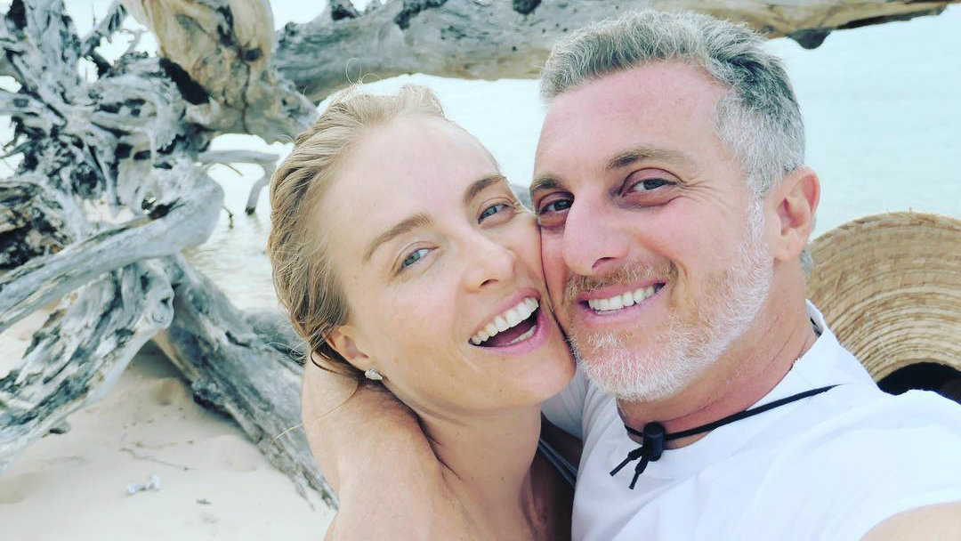 Luciano Huck revela que Angélica recebe flores 2x por ano. (Foto: Reprodução/Instagram)