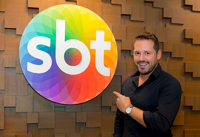 Dony De Nucio, apresentador do SBT, fala sobre golpe. (Foto: Reprodução)