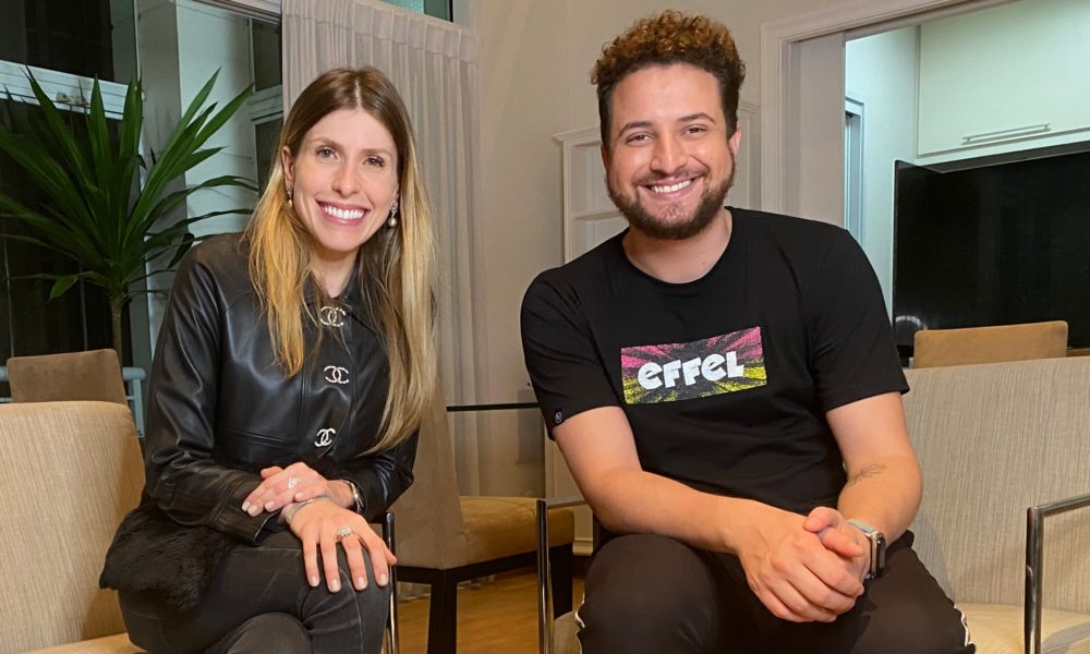 Juliana D'Agostini participa do programa OCANAL TV e Famosos, com Felipe Reis (Foto: Divulgação)