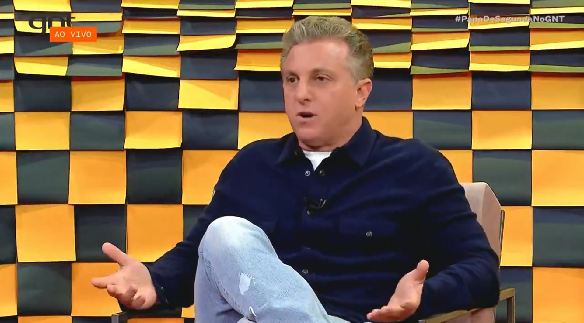 Luciano Huck foi entrevistado no 'Papo de Segunda' do GNT (Foto: Reprodução)