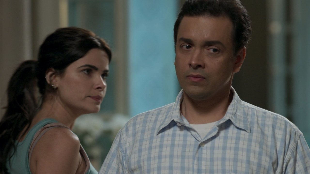 Nelito (Rodrigo Fagundes) e Antônia (Vanessa Giácomo) em cena na novela Pega Pega, da Globo (Créditos: Reprodução)