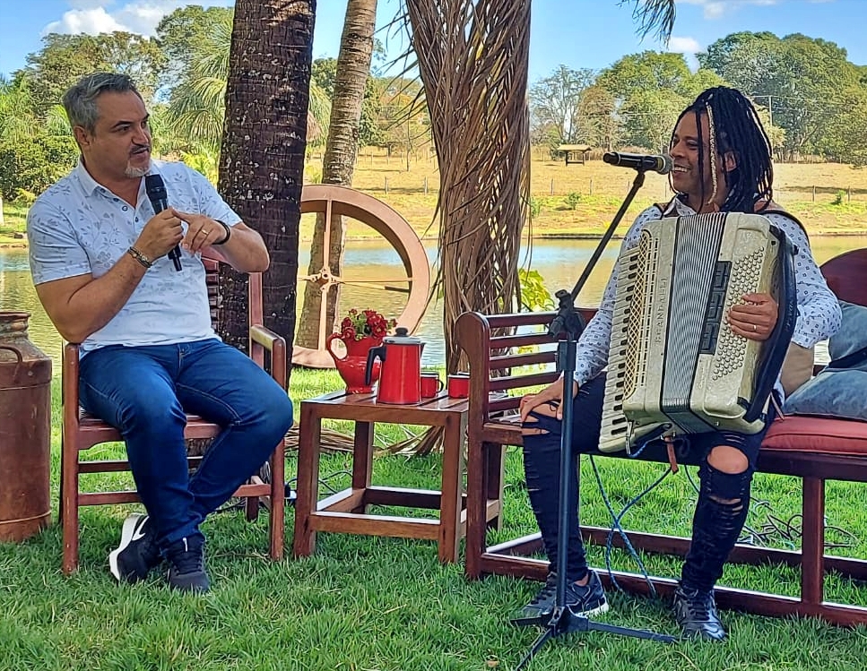 Programa Odair Terra desta quarta-feira recebe Geovane do Acordeon (Foto: Divulgação/ Reis Comunica)