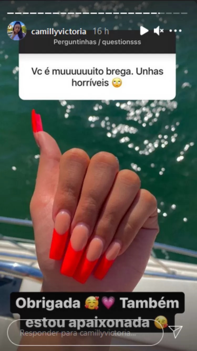 Camilly Victória, filha de Xanddy e Carla Perez, respondeu um hater (Foto: Reprodução)
