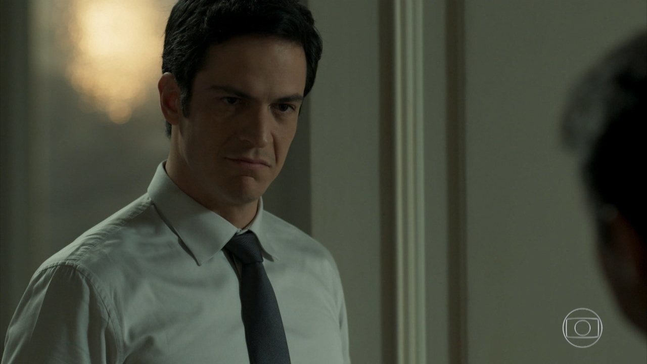 Eric (Mateus Solano) em cena na novela Pega Pega, em reprise como edição especial na faixa das sete da TV Globo (Créditos: Reprodução)