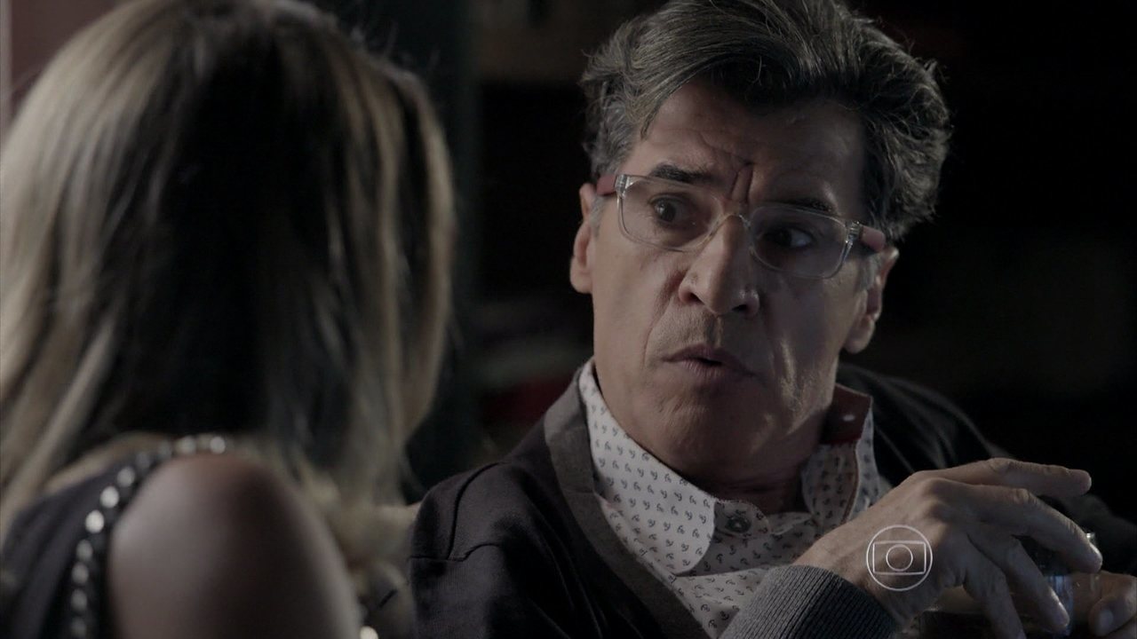 Téo Pereira (Paulo Betti) em cena na novela das nove da Globo (Créditos: Reprodução)