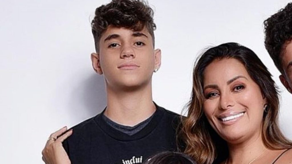 Walkyria Santos apoiou um projeto de leique criminaliza a prática de comentários de ódio contra crianças e adolescentes na internet. Confira.