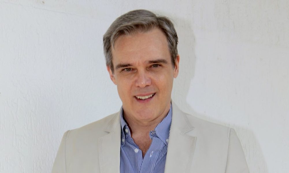 Dalton Vigh confirma gravações de Poliana Moça e dá detalhes sobre a novela do SBT