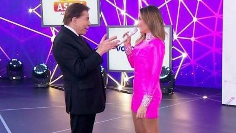 Silvio Santos constrangeu Claudia Leitte (Foto: Reprodução)