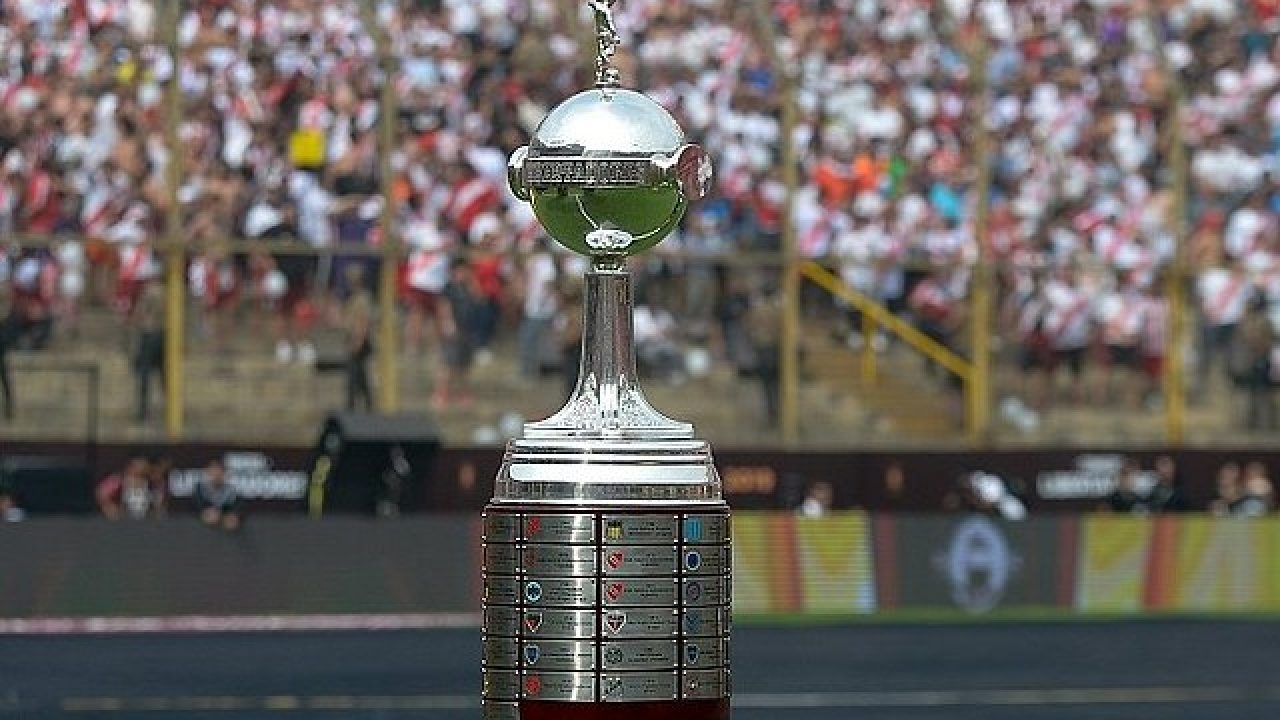 Em suma, a final da Libertadores será no Uruguai, com transmissões do SBT. Foto: Alexandre Vidal/Flamengo