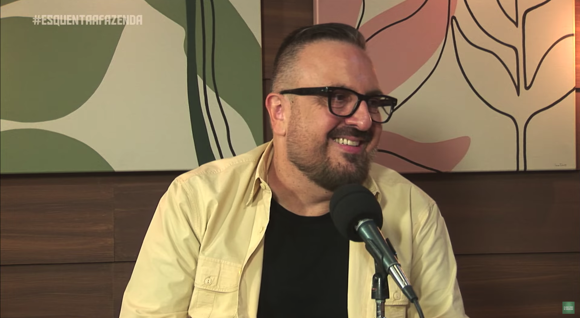 O diretor de A Fazenda, Rodrigo Carelli, revelou alguns detalhes dos bastidores do reality show (Foto: Reprodução)