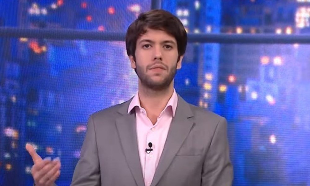 O comentarista da CNN Brasil Caio Coppolla deve deixar a emissora já neste mês (Foto: Reprodução)