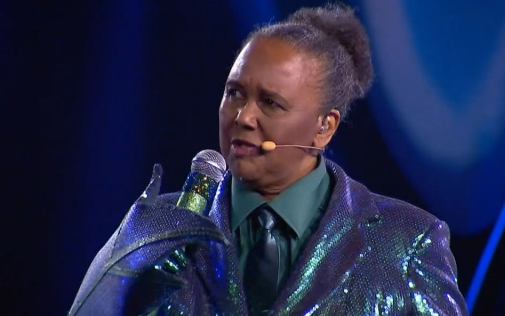 Sandra de Sá deixa o The Masked Singer e desabafa ao anunciar grave distúrbio: "Não sei disfarçar"