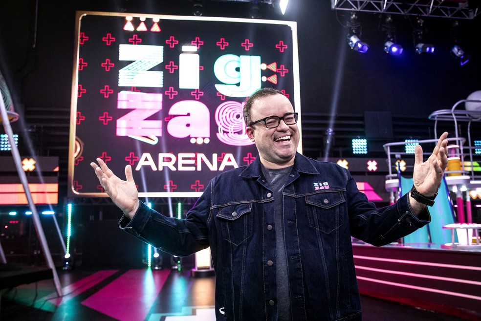 Todavia, o narrador da Globo Everaldo Marques também faz parte do Zig Zag Arena.
