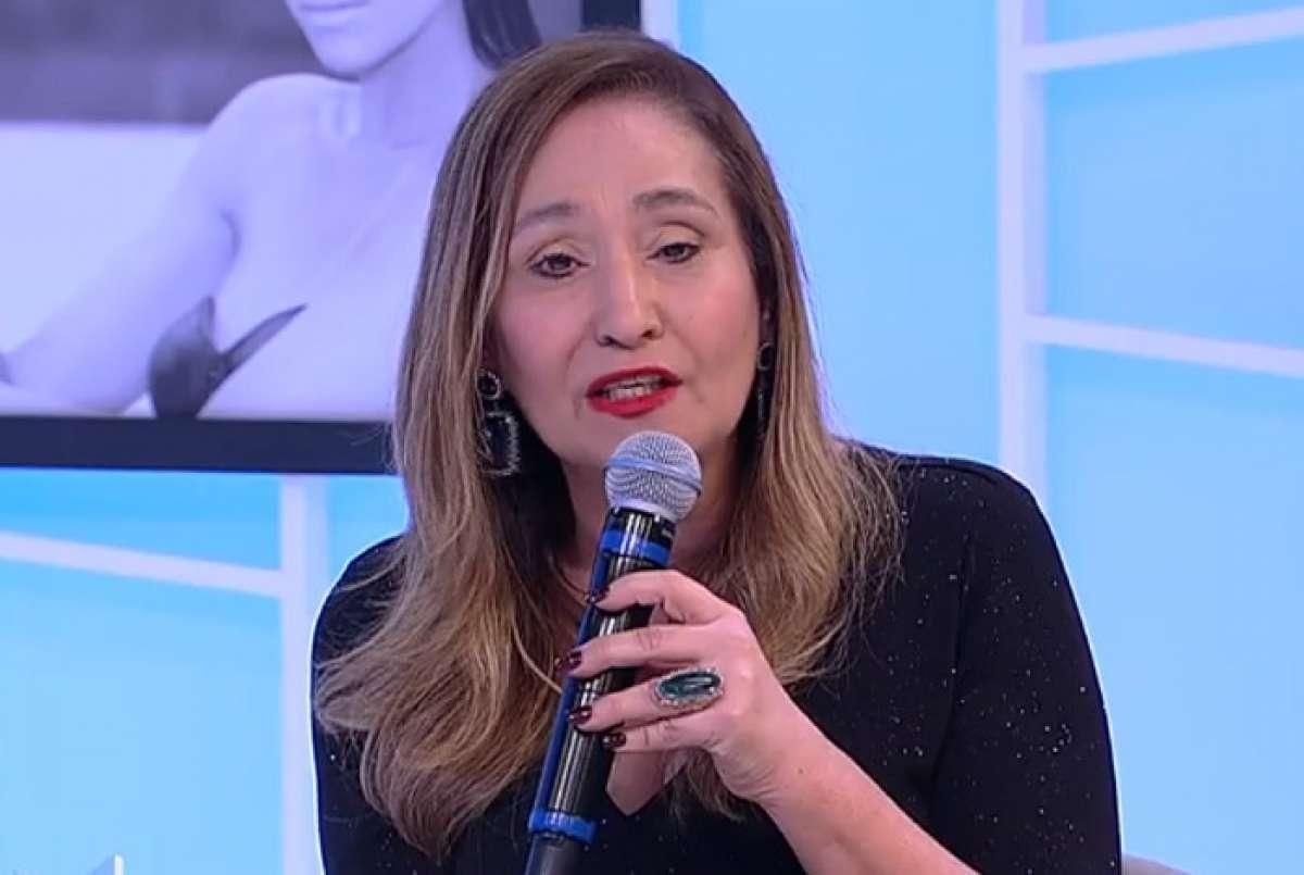 A apresentadora Sonia Abrão (Créditos: Reprodução/RedeTV)