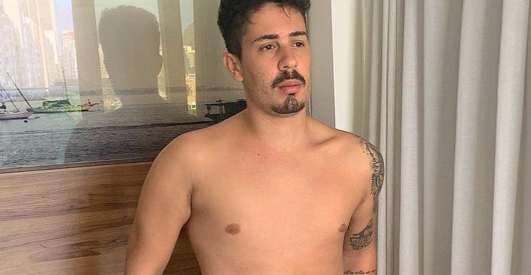 Carlinhos Maia é conhecido por ser mais reservado. Contudo, o famoso decidiu ousar e surgiu só de cueca em seu perfil no Instagram para...