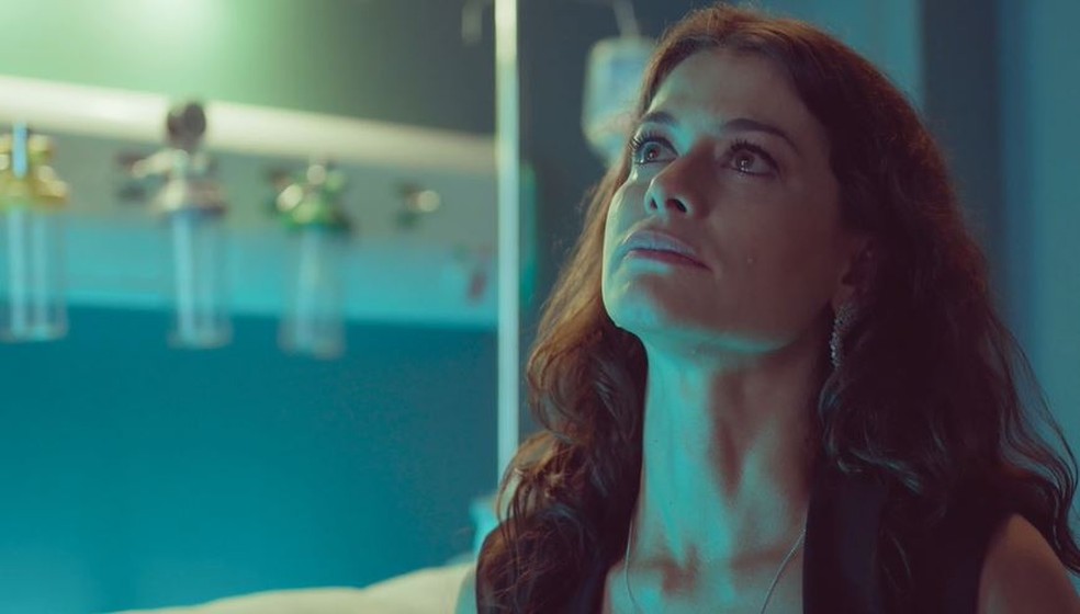 Bárbara (Alinne Moraes) em cena na novela Um Lugar ao Sol (Créditos: Reprodução)