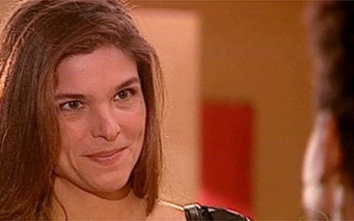 Alicinha (Cristiana Oliveira) em cena na novela O Clone (Créditos: Reprodução)