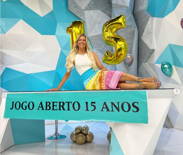 Então, a apresentadora Renata Fan comanda o programa esportivo há 15 anos (Créditos: Reprodução)