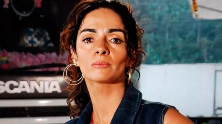 Claudia Ohana interpreta Cida em 'A Favorita' (Foto: Reprodução)