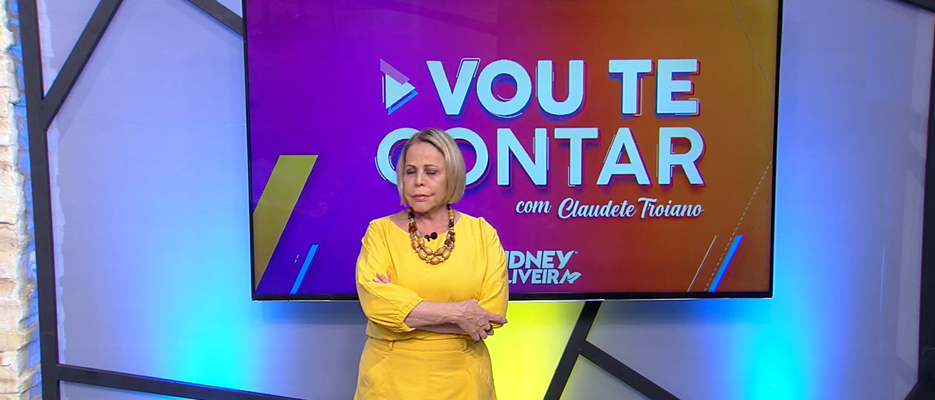 A apresentadora Claudete Troiano comanda o programa Vou Te Contar (Créditos: Reprodução/RedeTV)