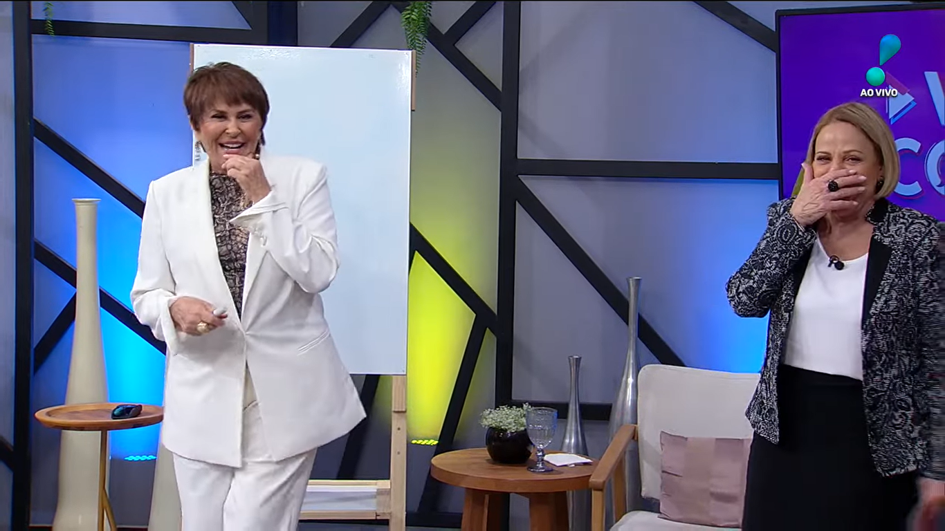 Claudete Troiano passou por perrengue na manhã desta segunda-feira (05) durante o programa Vou Te Contar (Créditos: Reprodução/RedeTV)